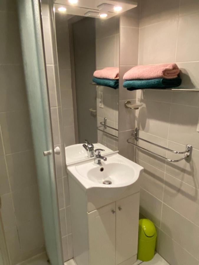 Studio Centre Ville Avec Ascenseur 3Min Des Thermes 엑스레뱅 외부 사진